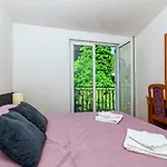 Franka Apartamento *